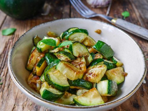 Dès 15/18 mois : Déjeuner - Courgettes aux herbes de Provence, Ecrasé de patates douces à l'orange et Pois chiches au cumin Texture "Morceaux" DLC 08/05/2025