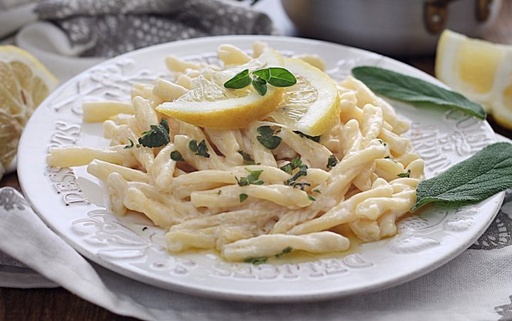Dès 10/12 mois : Déjeuner - Carottes, petits pois et pasta al limone (citron, ail et parmesan) et sauté de poulet  Texture "Mouliné" DLC 30/06/2025